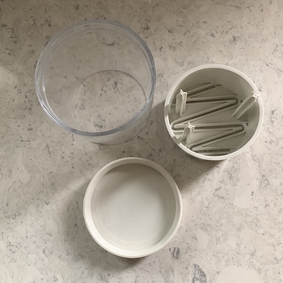 The Pampered Chef Food Chopper Manual Push Function White 9" Tall #2585 Germany - Picture 6 of 9